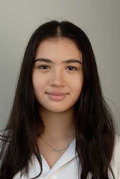 Melissa Zhuniqi Melissa Zhuniqi